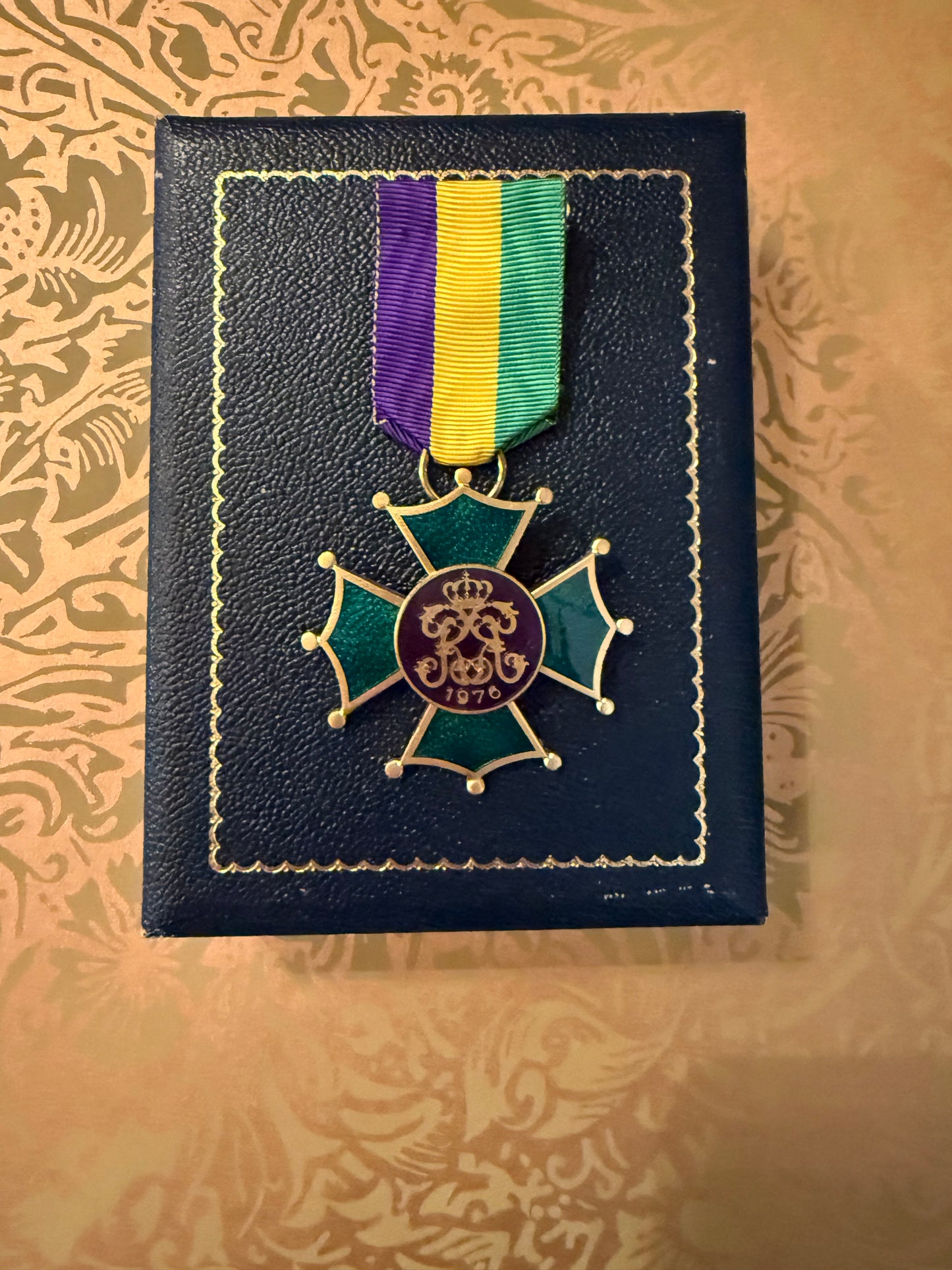 Rex 1976 Men’s Pin Ducal
