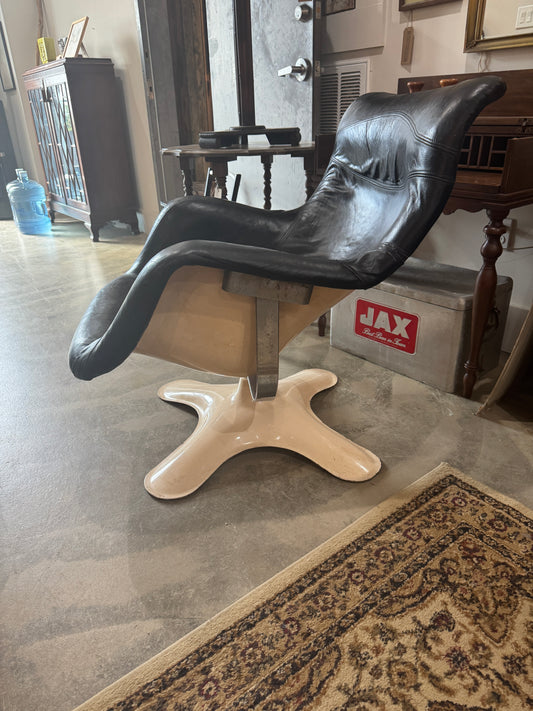 Vintage Yrjö Kukkapuro "Karuselli" Lounge Chair for Haimi Oy (1965 Edition) – Black Leather & Fiberglass