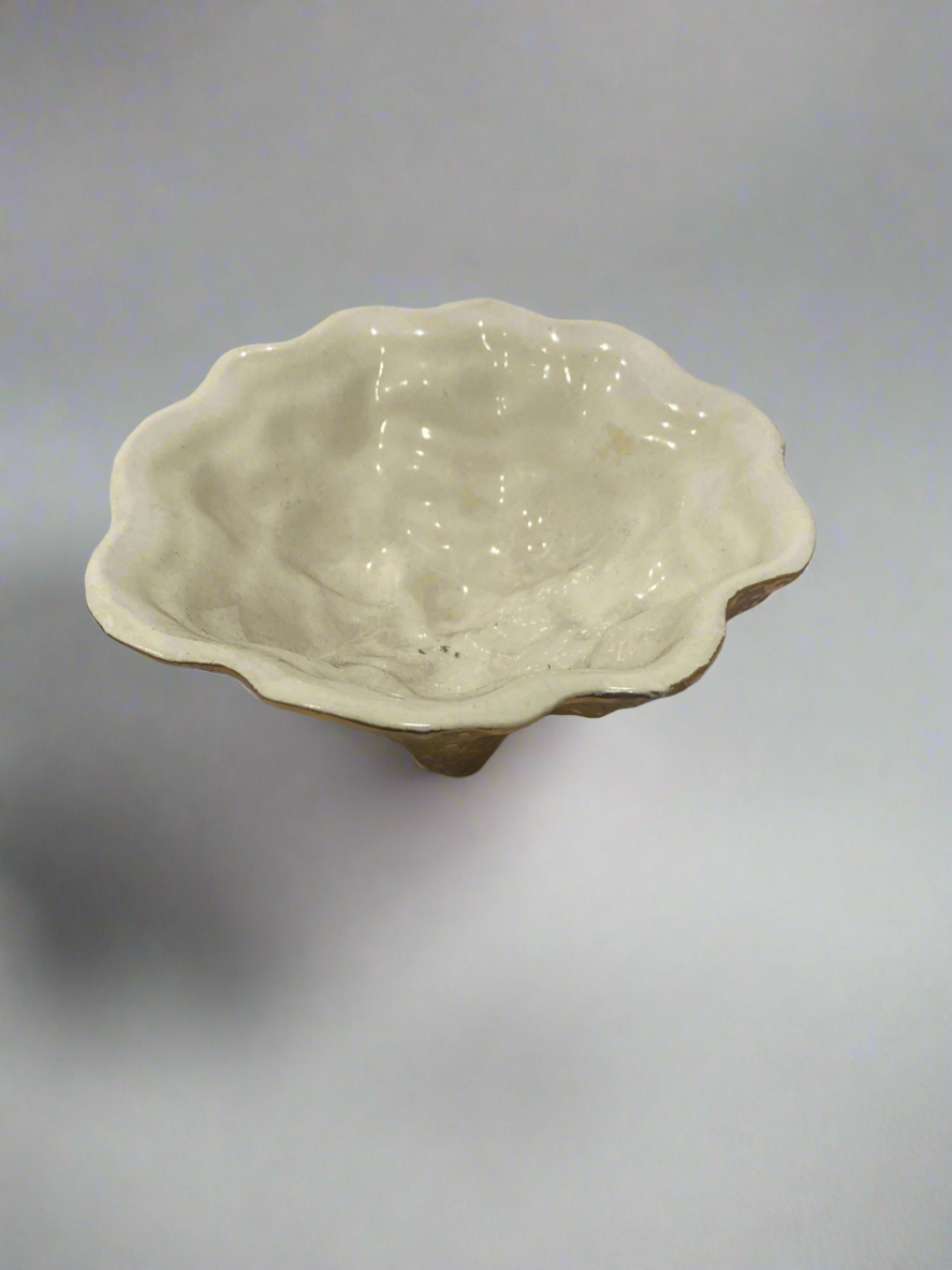 White and gold bowl