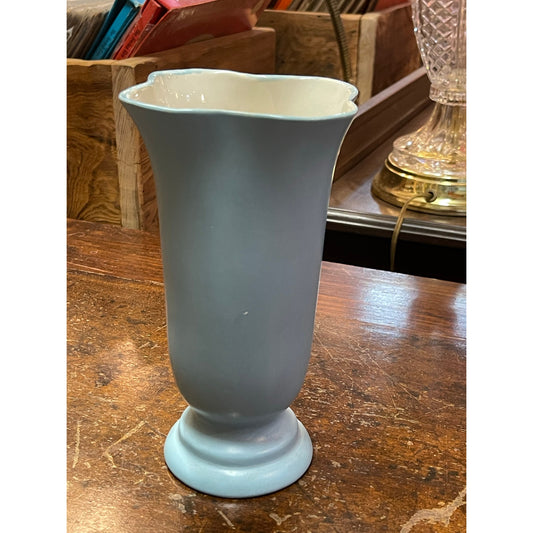 Vintage Art Deco Pottery Ceramic clover shape footed 8" vase