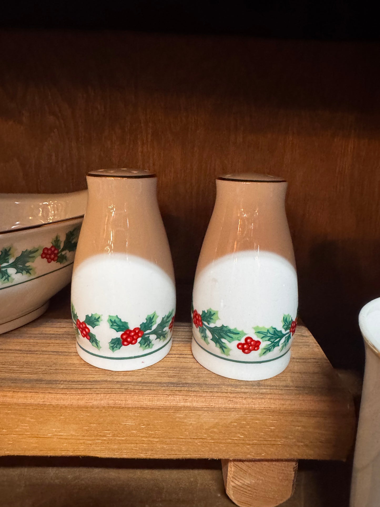 Vtg Holiday Salt & Pepper CSBH