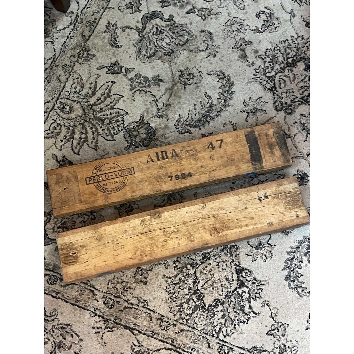 Vintage Perlu-Worm Helmond, Holland wooden distressed cigar mold