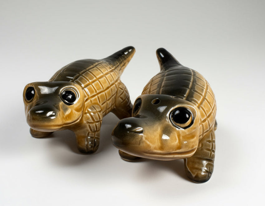 Vtg Alligator Salt & Pepper Shaker CSBH