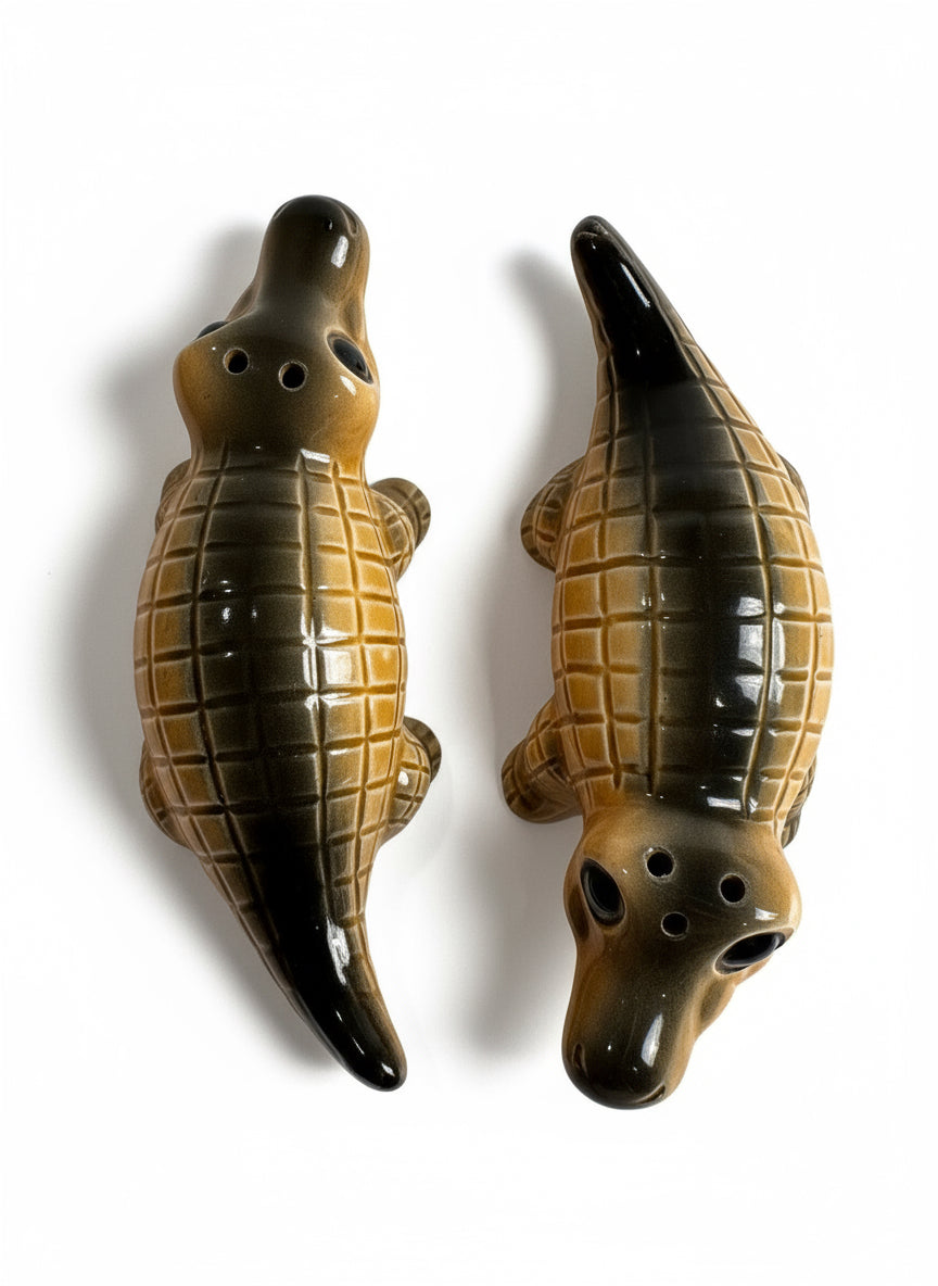 Vtg Alligator Salt & Pepper Shaker CSBH