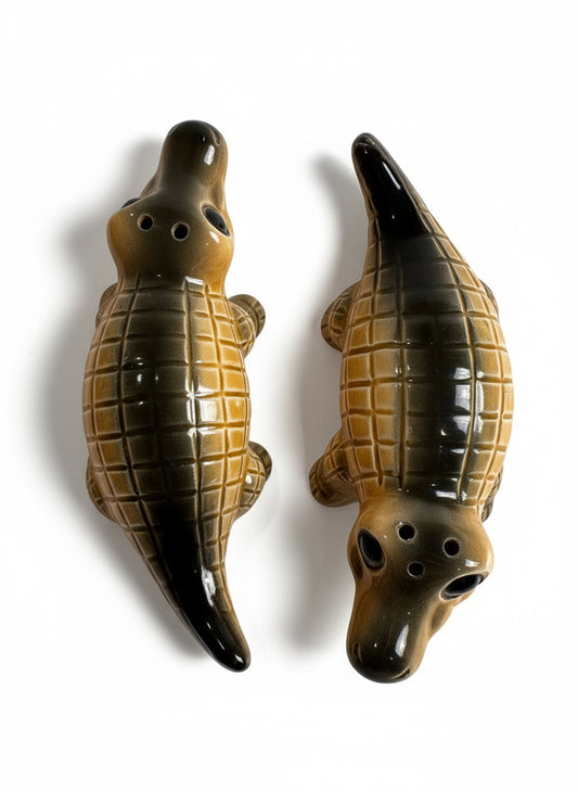 Vtg Alligator Salt & Pepper Shaker CSBH