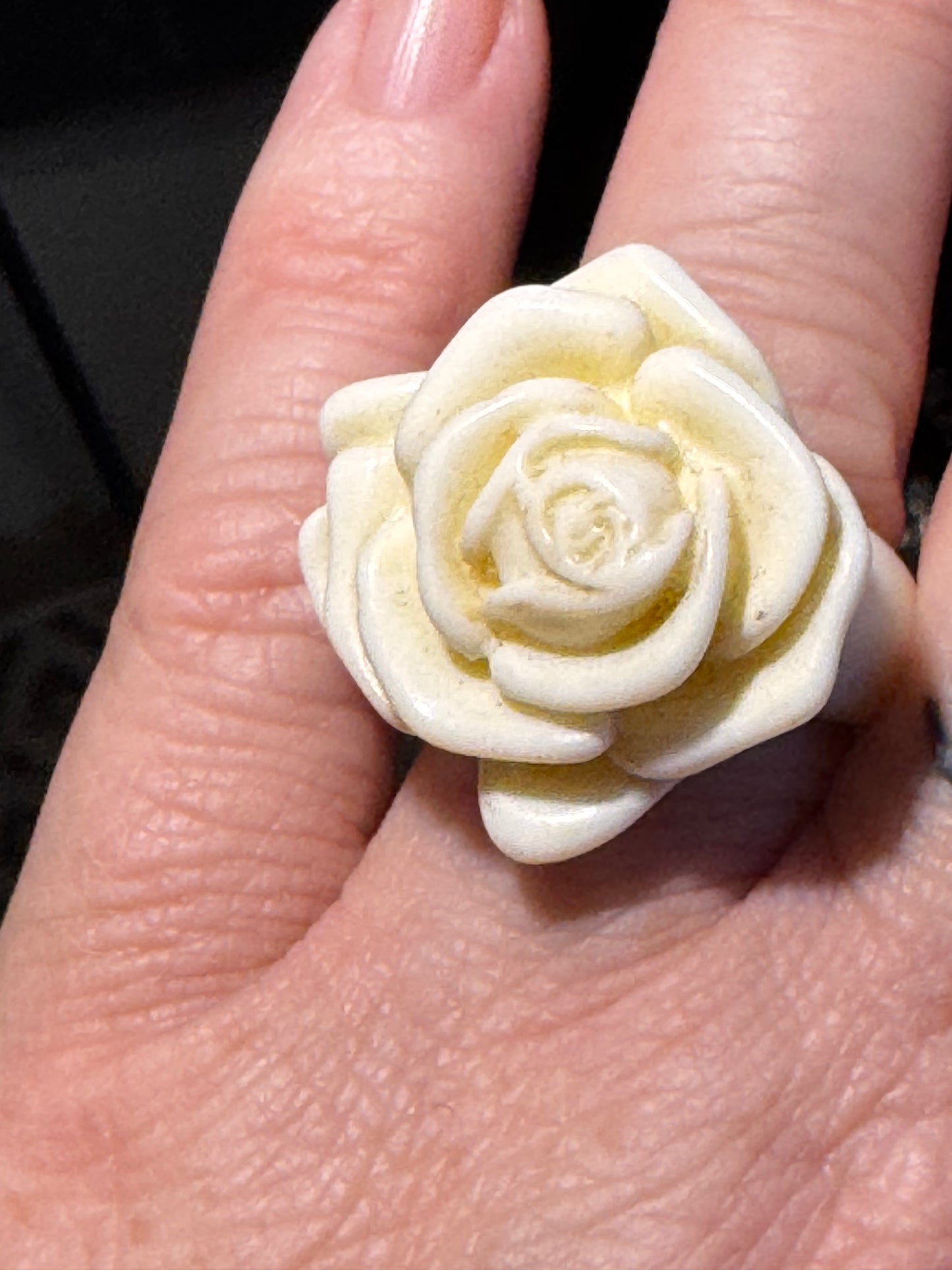 Vtg Carved Rose Ring CSBH