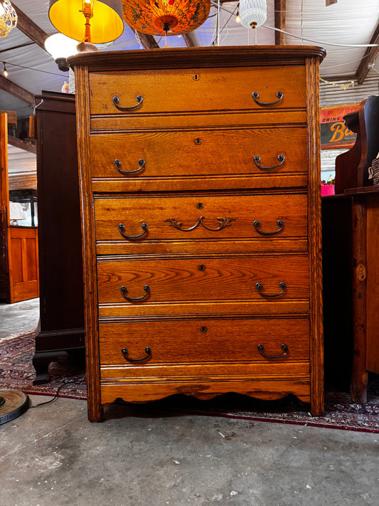 Oak chest of drawers cs