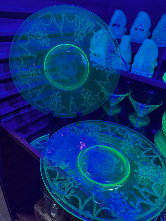 Cameo Pattern Plates (2) CSBH