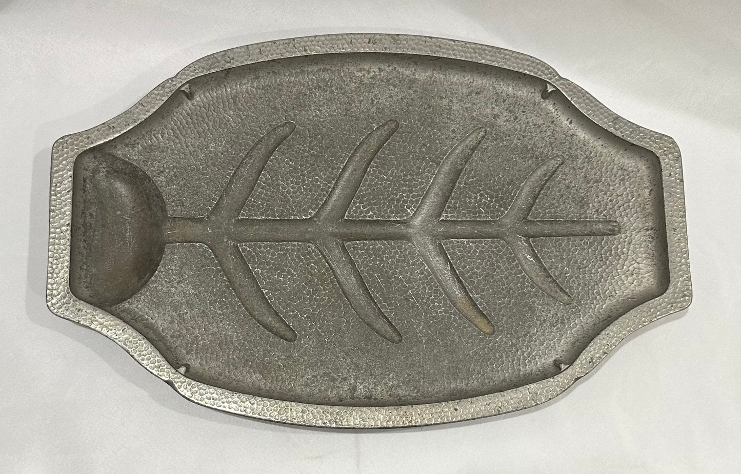 Rival Aluminum Leaf Hammer Bright Broiler Serving Platter