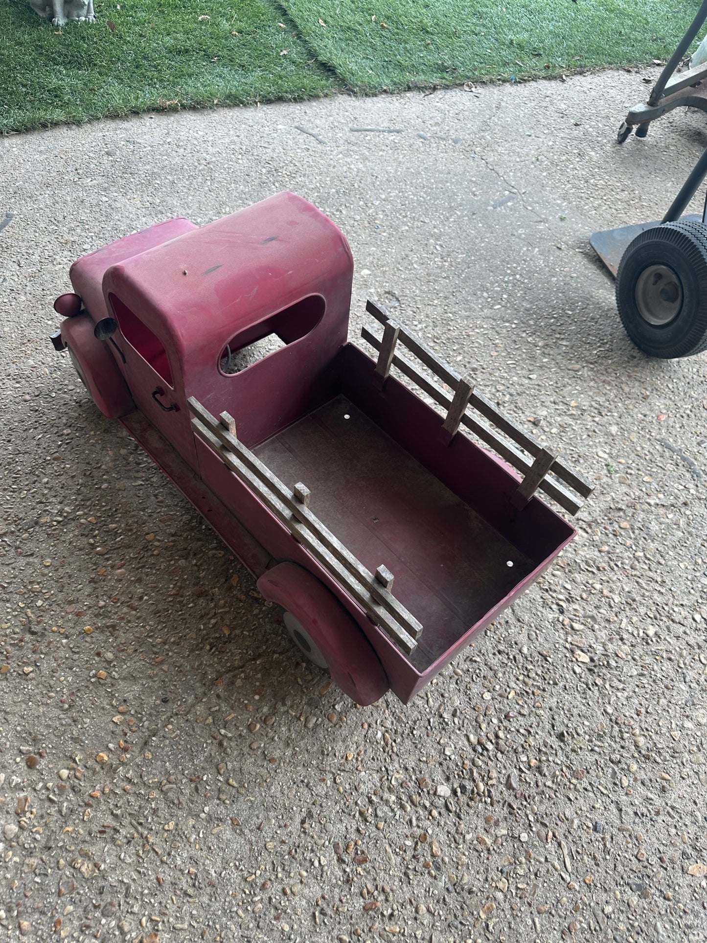 Decorative Red Metal Truck