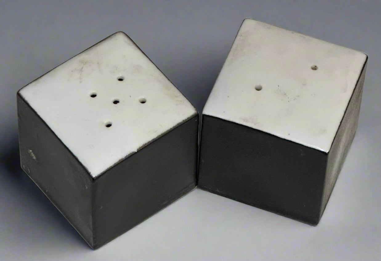 Vintage Cube Shakers