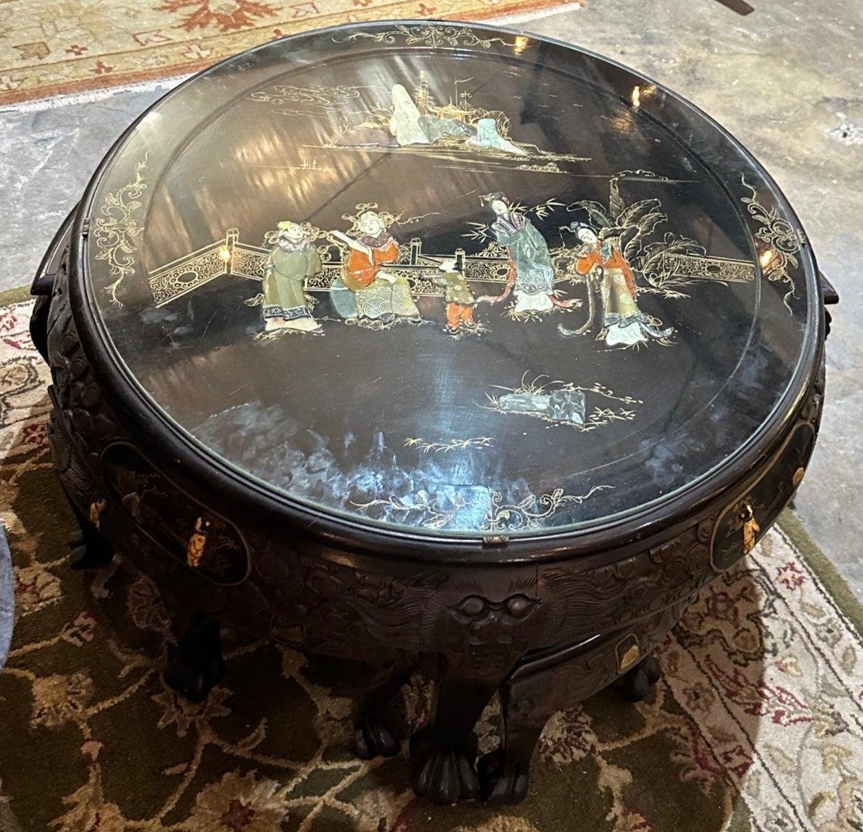 Chinese Art Style Round Table With Chairs