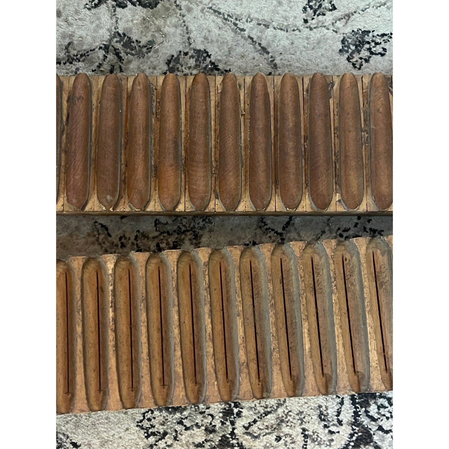 Vintage Perlu-Worm Helmond, Holland wooden distressed cigar mold