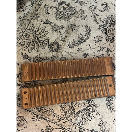 Vintage Perlu-Worm Helmond, Holland wooden distressed cigar mold