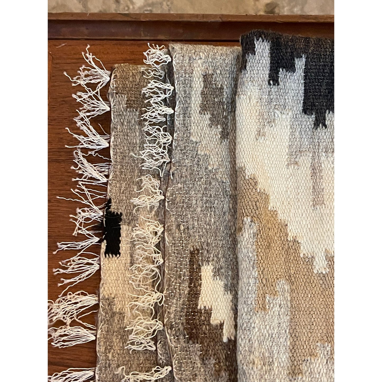 Vintage 100% Wool Kilim tassle throw rug 3' x 5'
