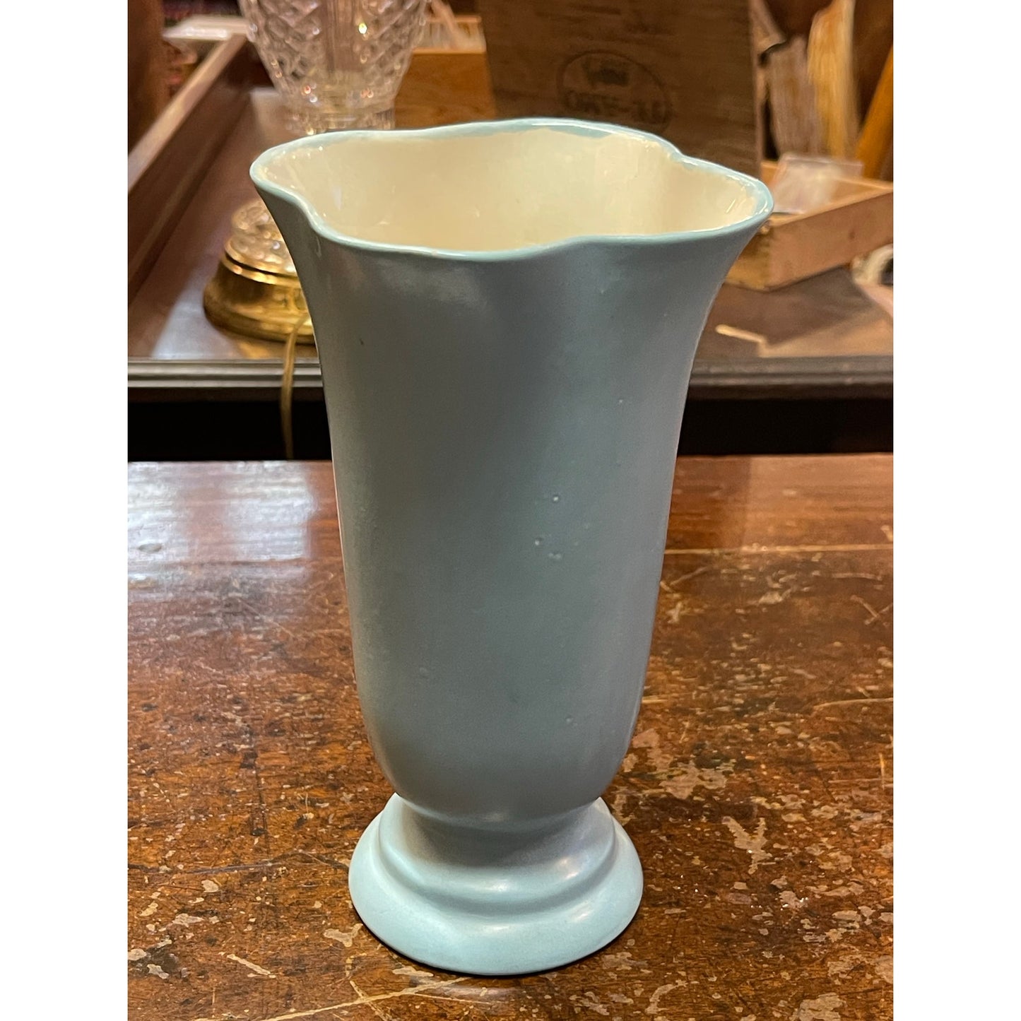 Vintage Art Deco Pottery Ceramic clover shape footed 8" vase