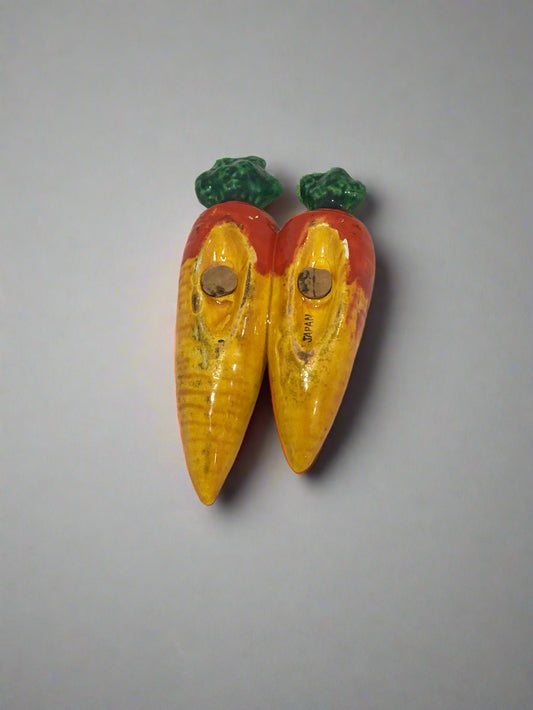 Vtg Two Carrot Salt&Pepper Shaker