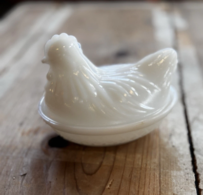 Vtg Heisey Chick on Basket CSBH