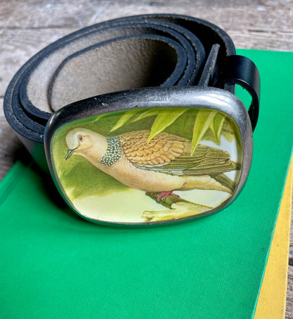 Belt buckle, bird