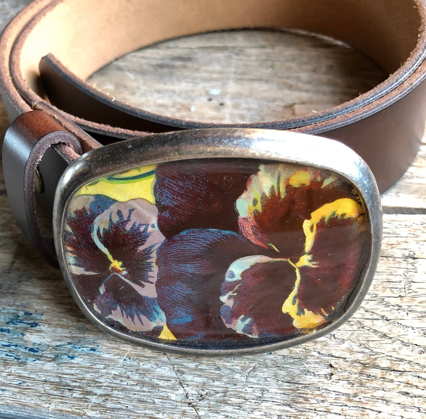 Belt buckle, botanical