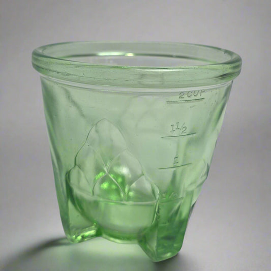 Vtg. Uranium Measuring Cup