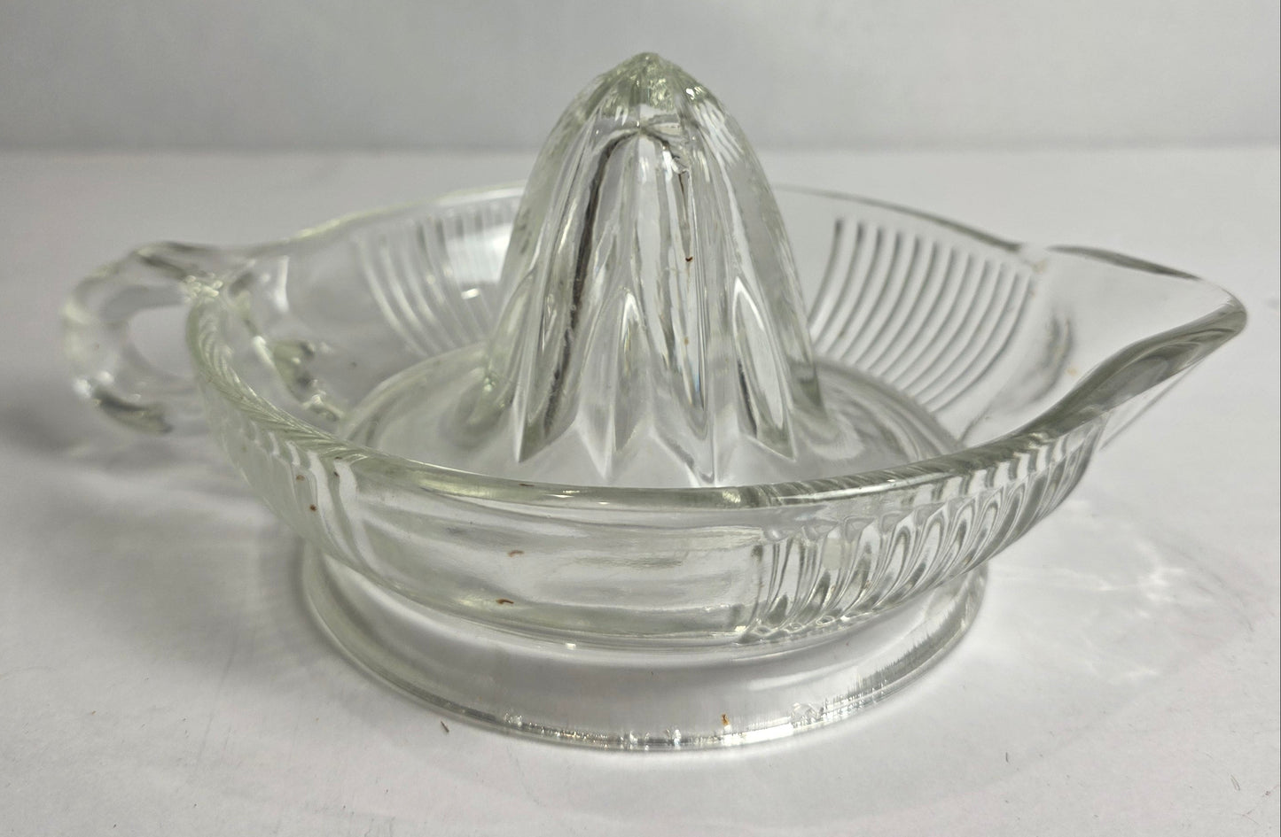 Vtg. Glass Juicer w Loop Handle