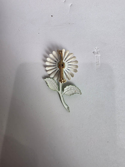 Vtg. Brooch - KP