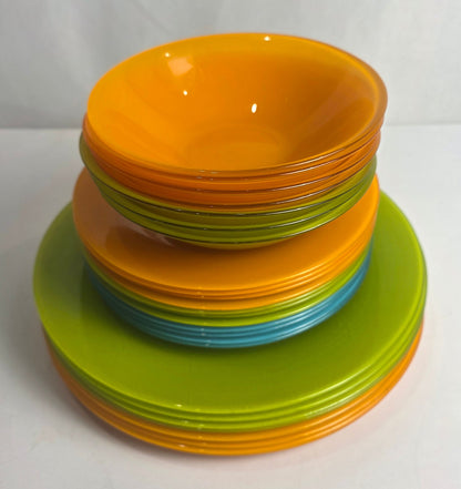 Vtg. 1970s Arc France Dinnerware
