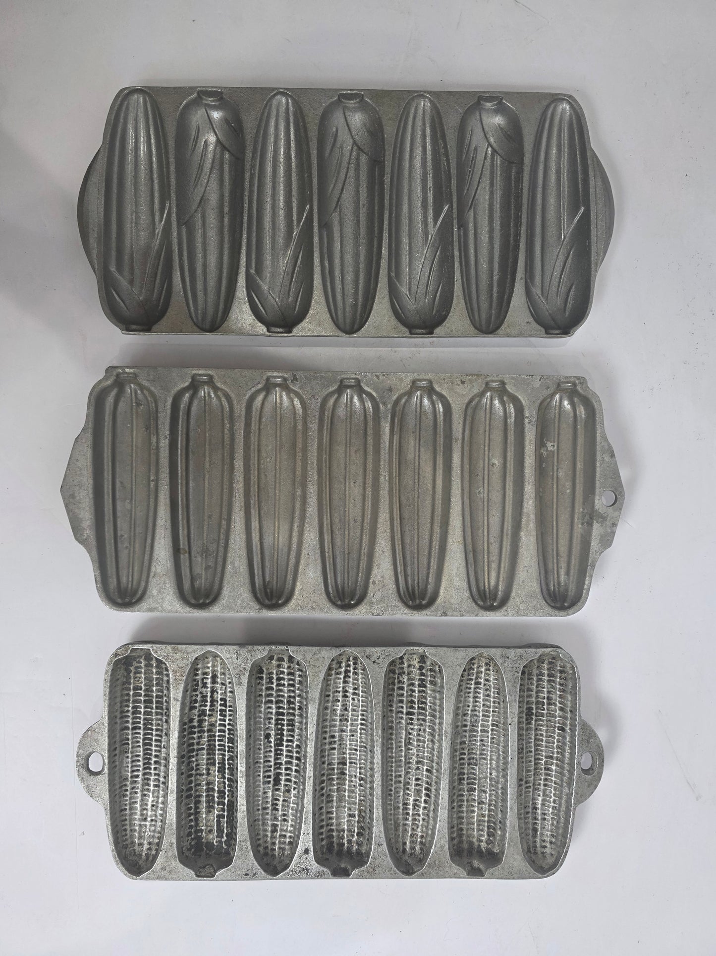Vtg. Cornbread Pan