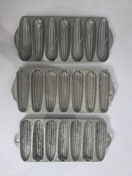 Vtg. Cornbread Pan