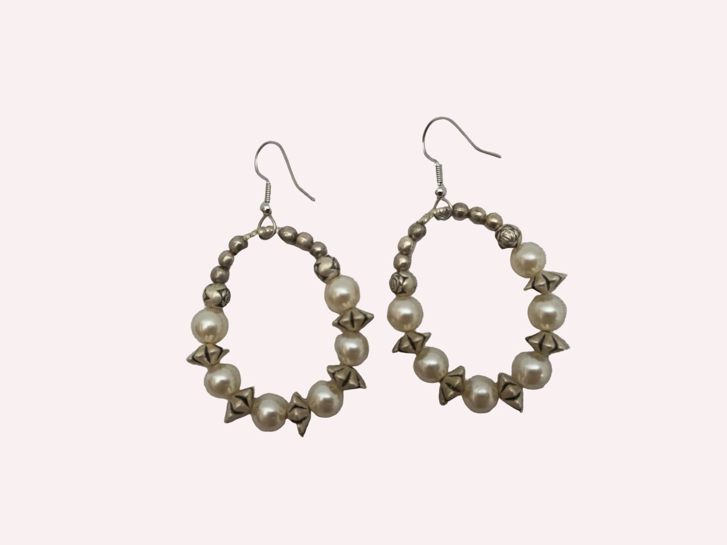 Vtg. Pearlized Glass Earrings CSHW