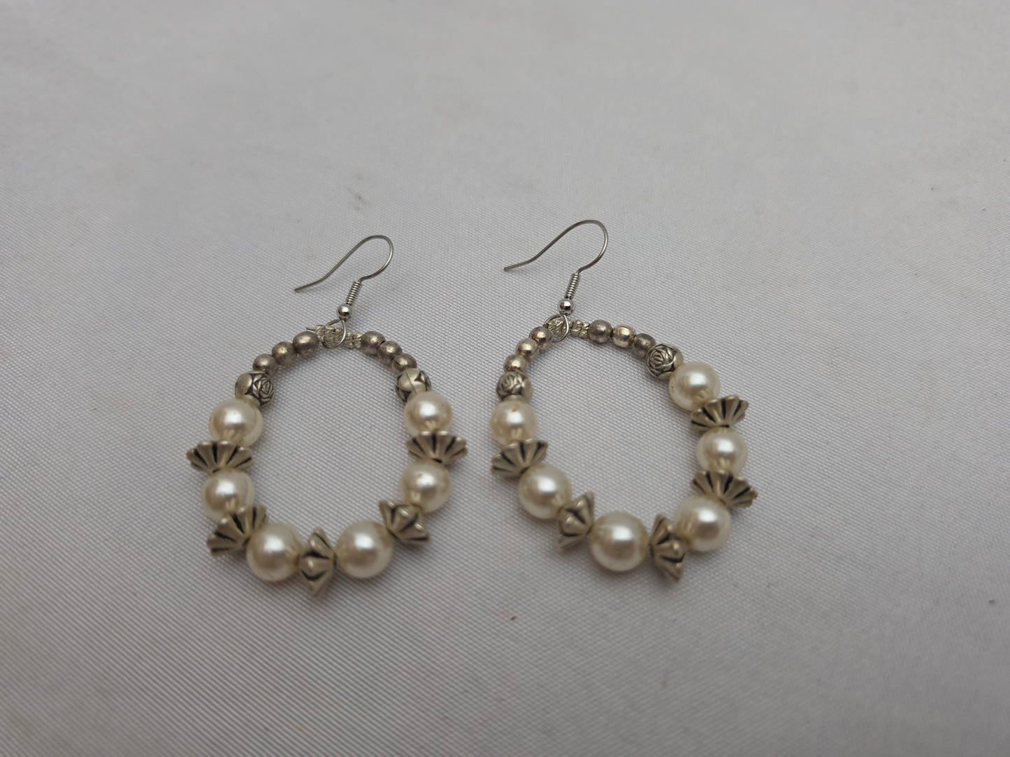 Vtg. Pearlized Glass Earrings CSHW
