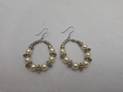 Vtg. Pearlized Glass Earrings CSHW