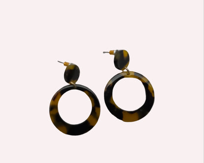 Tortoise Shell Lucite Dangle Earrings CSHW