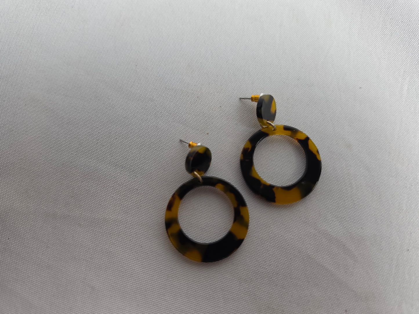 Tortoise Shell Lucite Dangle Earrings CSHW