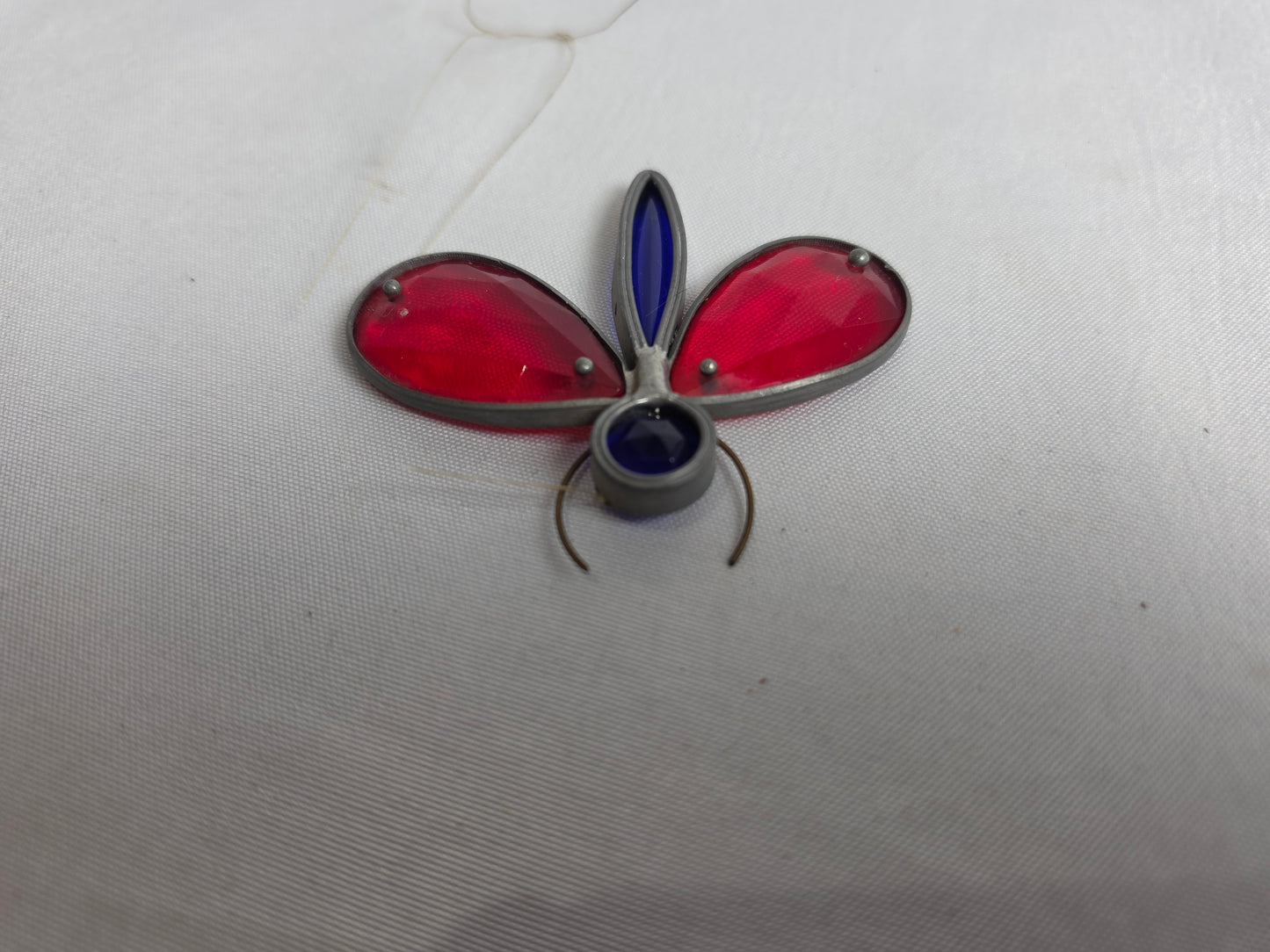 1960s Vintage Tiffany- Styled Stained-Glass Panel Featuring A Bug CSHW