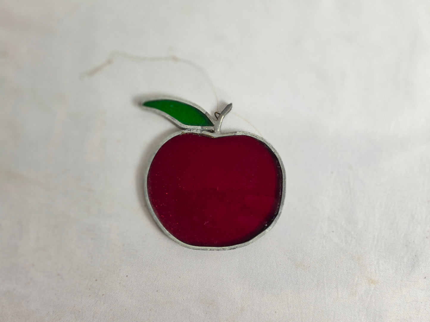 1960s Vintage Tiffany- Styled Stained-Glass Panel Featuring An Apple CSHW