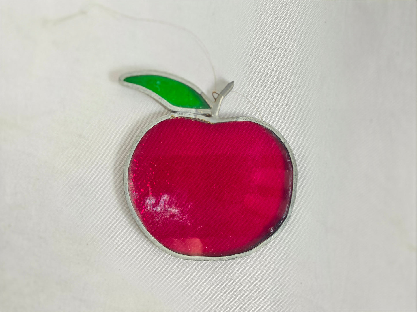 1960s Vintage Tiffany- Styled Stained-Glass Panel Featuring An Apple CSHW