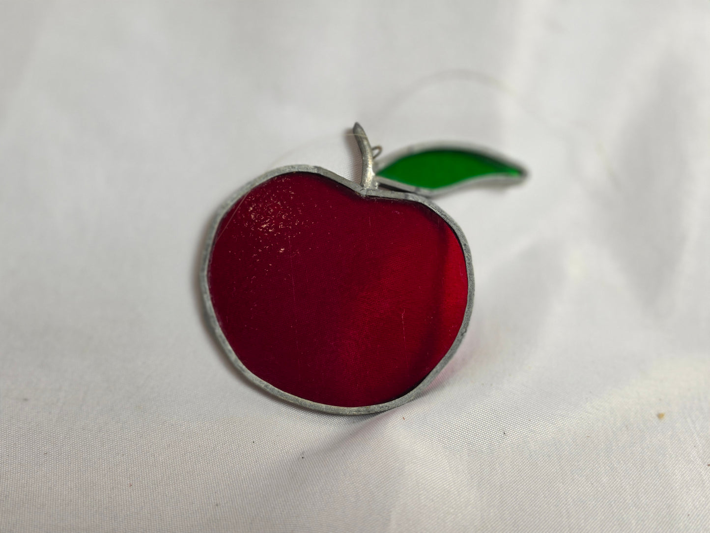 1960s Vintage Tiffany- Styled Stained-Glass Panel Featuring An Apple CSHW