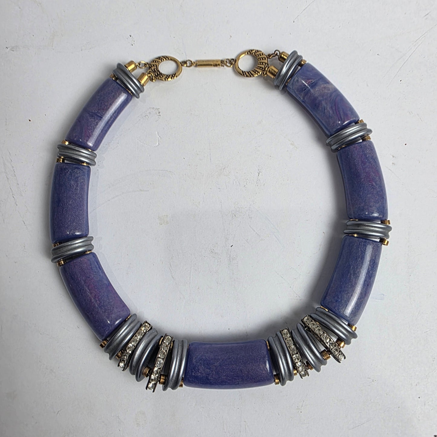 Vtg. 1970s Plastic Purple Collar Necklace (CSHW)