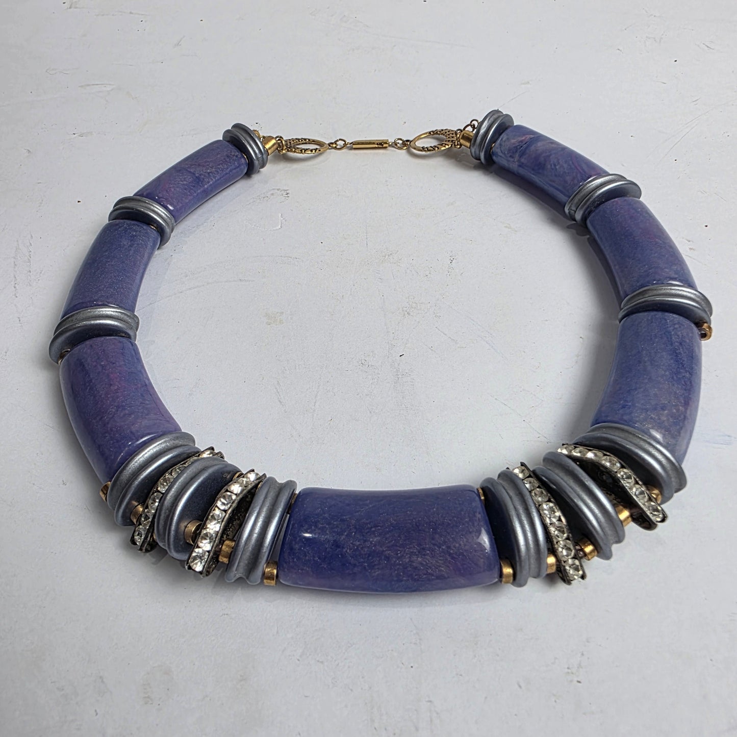Vtg. 1970s Plastic Purple Collar Necklace (CSHW)