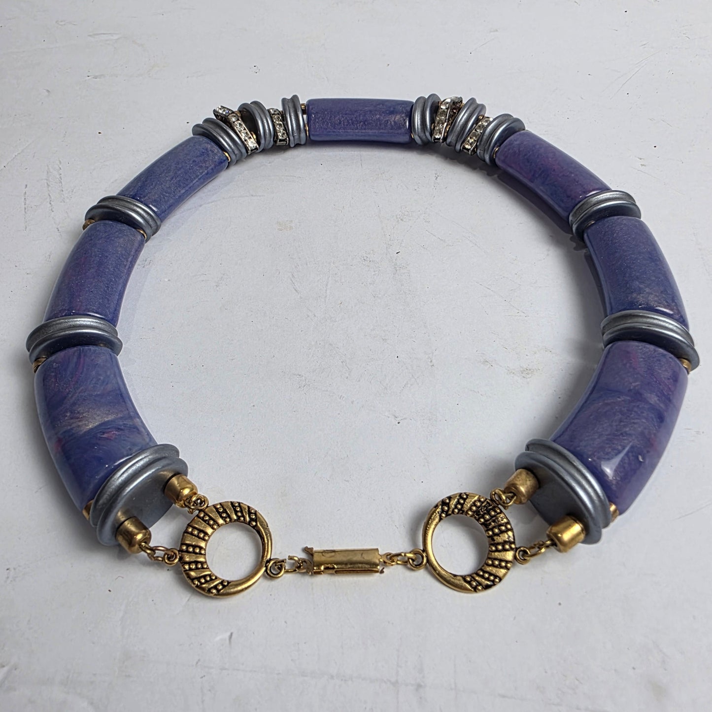 Vtg. 1970s Plastic Purple Collar Necklace (CSHW)