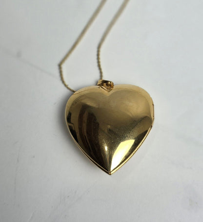 Vtg. 1970s Gold Heart Locket (CSHW)