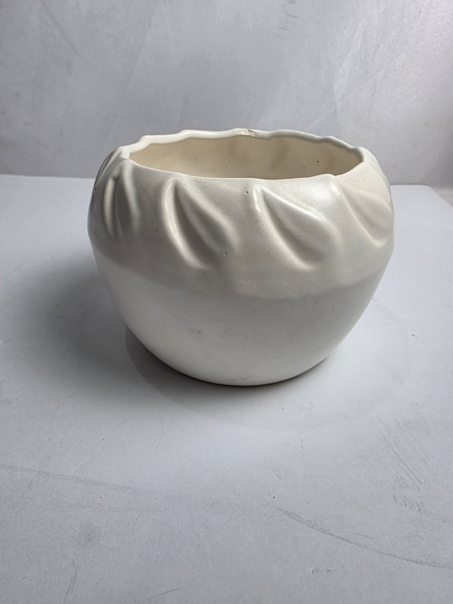 Vtg. Ivory Ceramic Planter/Bowl
