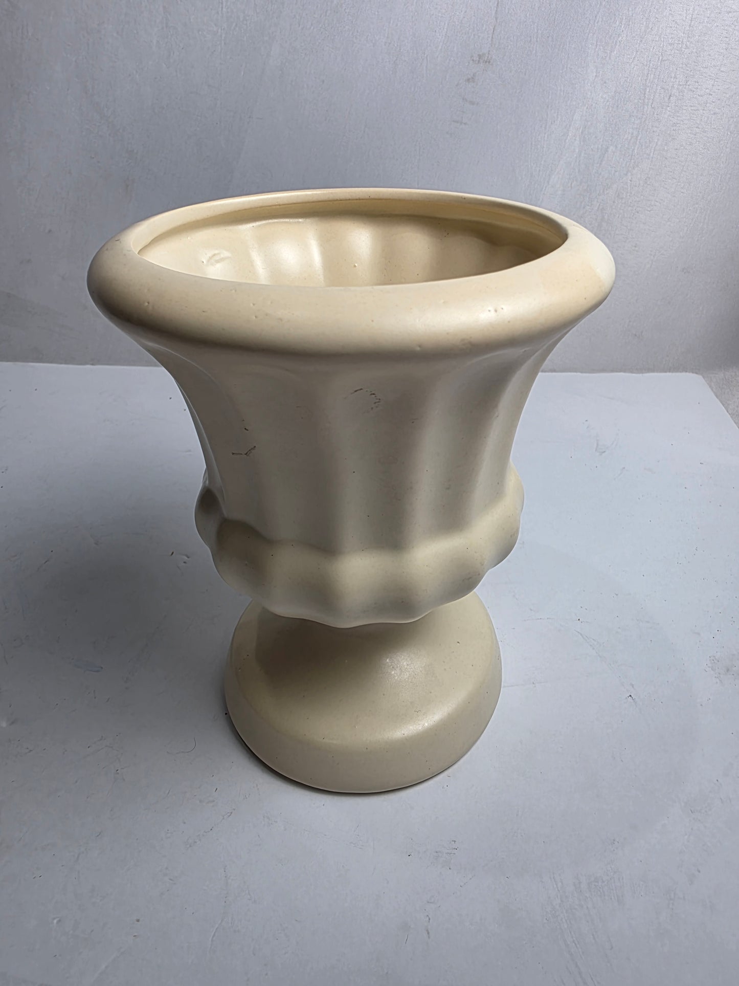 Vtg. Ivory Haeger USA #3953 Urn Planter