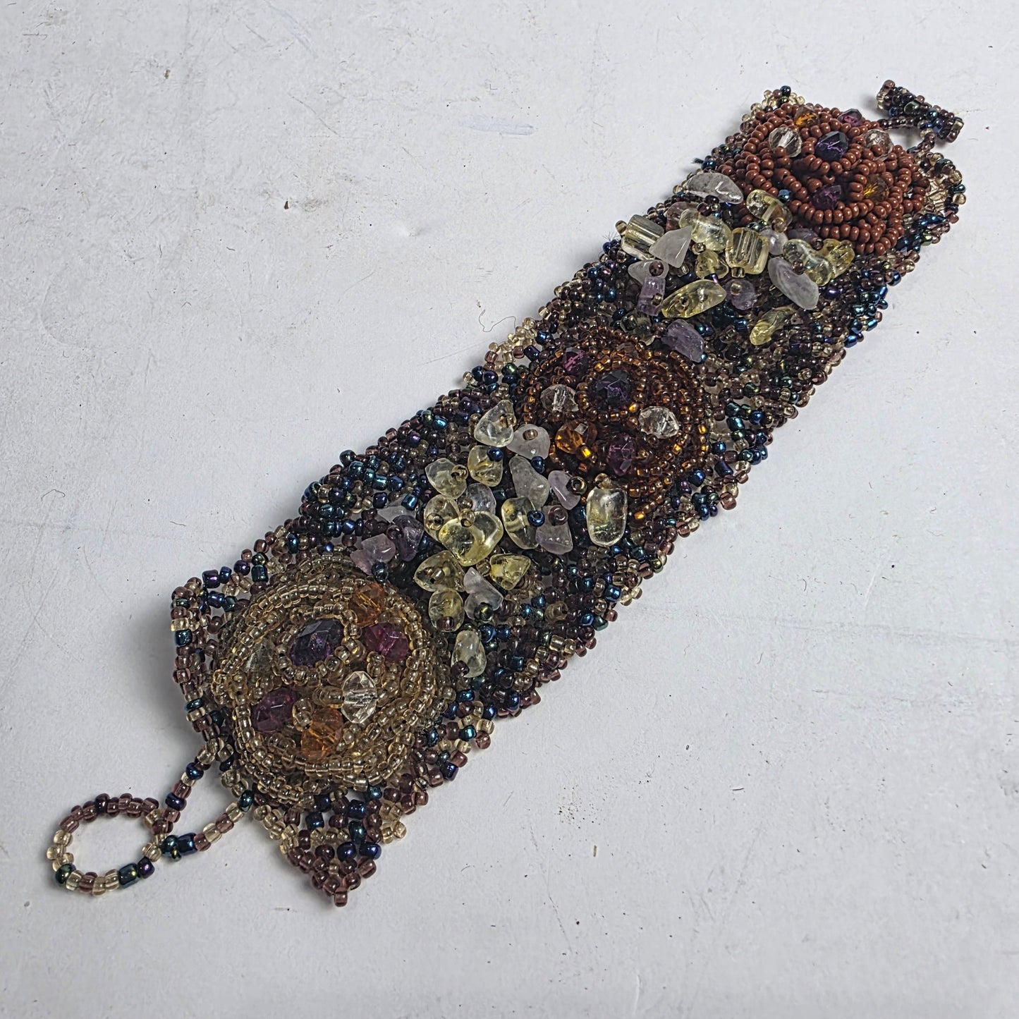 Vtg. Hand-Beaded Floral Bracelet (CSHW)
