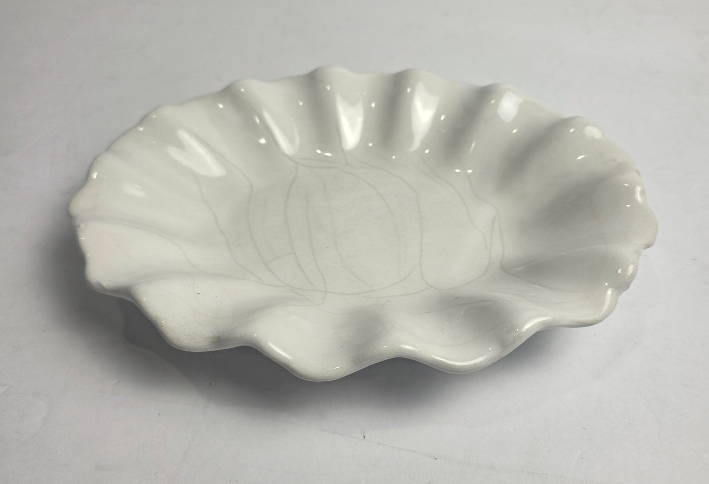 Vtg. White Ruffle Ceramic Bowl