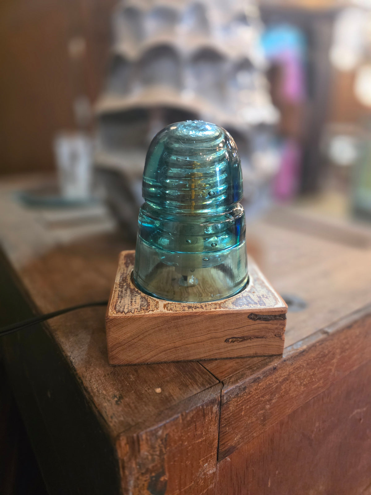 Vtg. Insulator Light