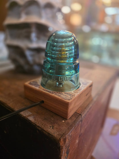 Vtg. Insulator Light