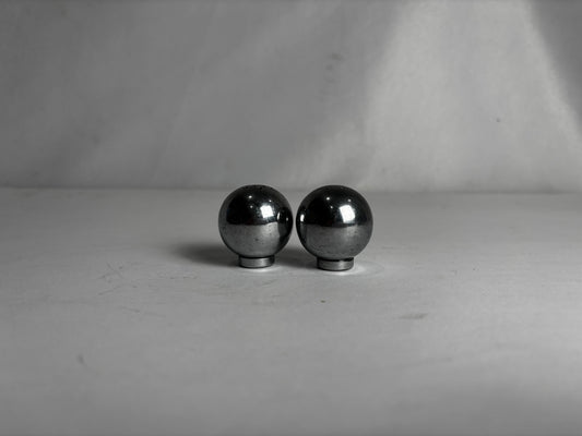 Modern Spherical Chrome Metal Salt and Pepper Shakers Set – Polished Orb Design Tableware Pair CSHW